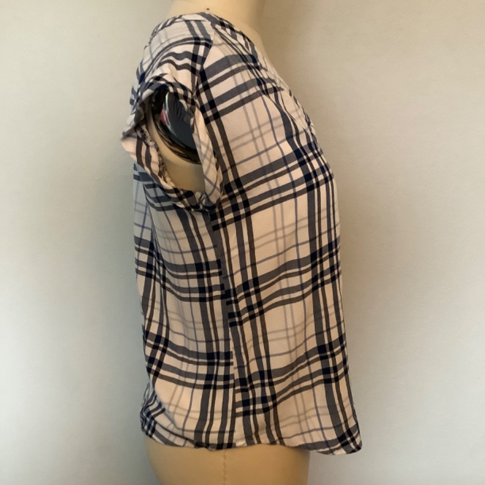 Size Small - Picture 4 of 8